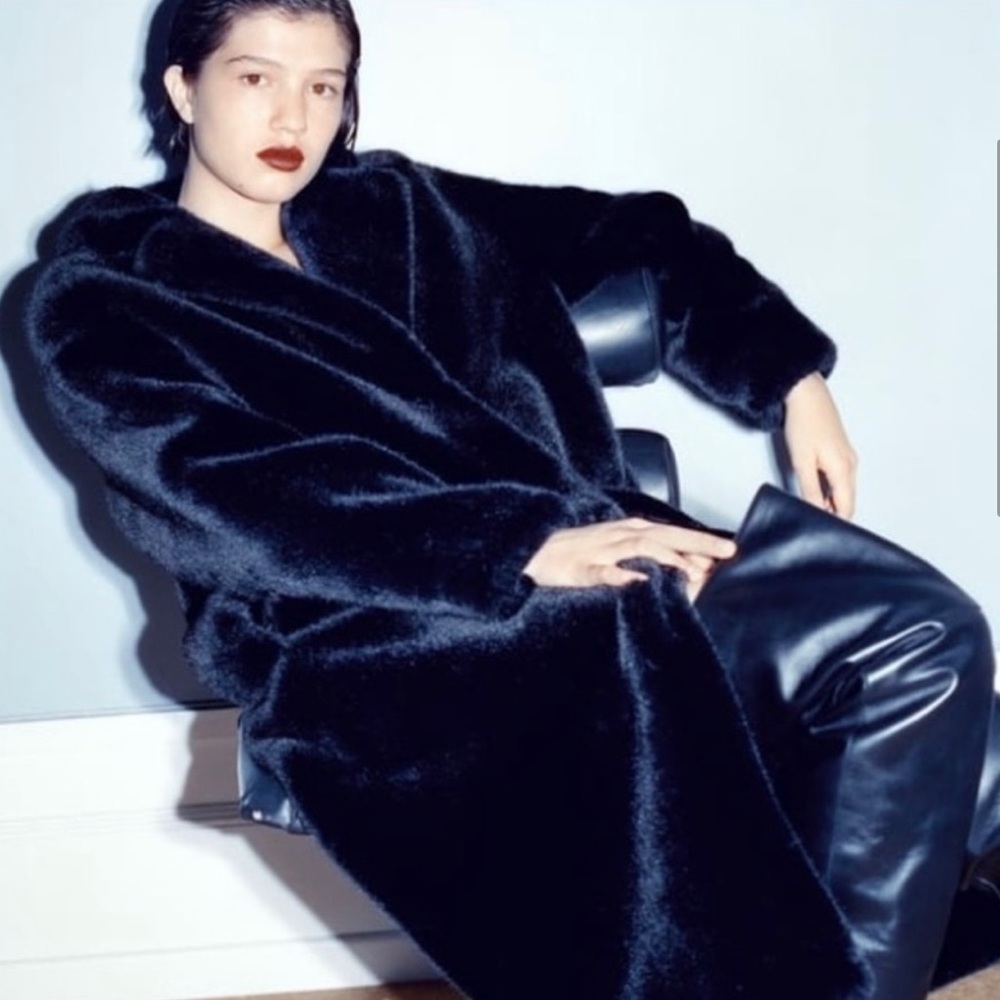 Zara Luxurious Black Faux Fur Coat